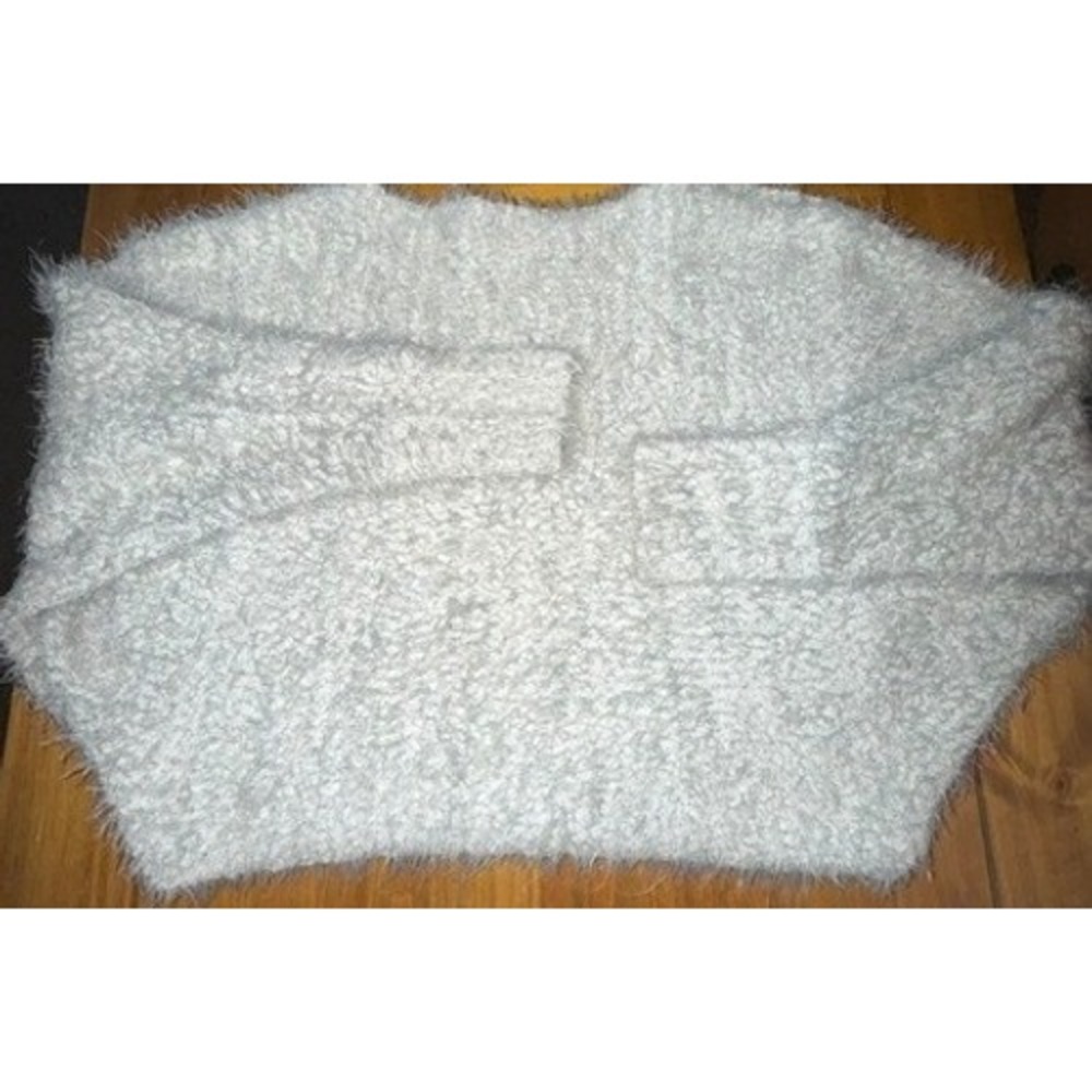 Ecote Urban Outfitters White Eyelash Knit Fuzzy Pullover Sweater Womens Small - Picture 2 of 7